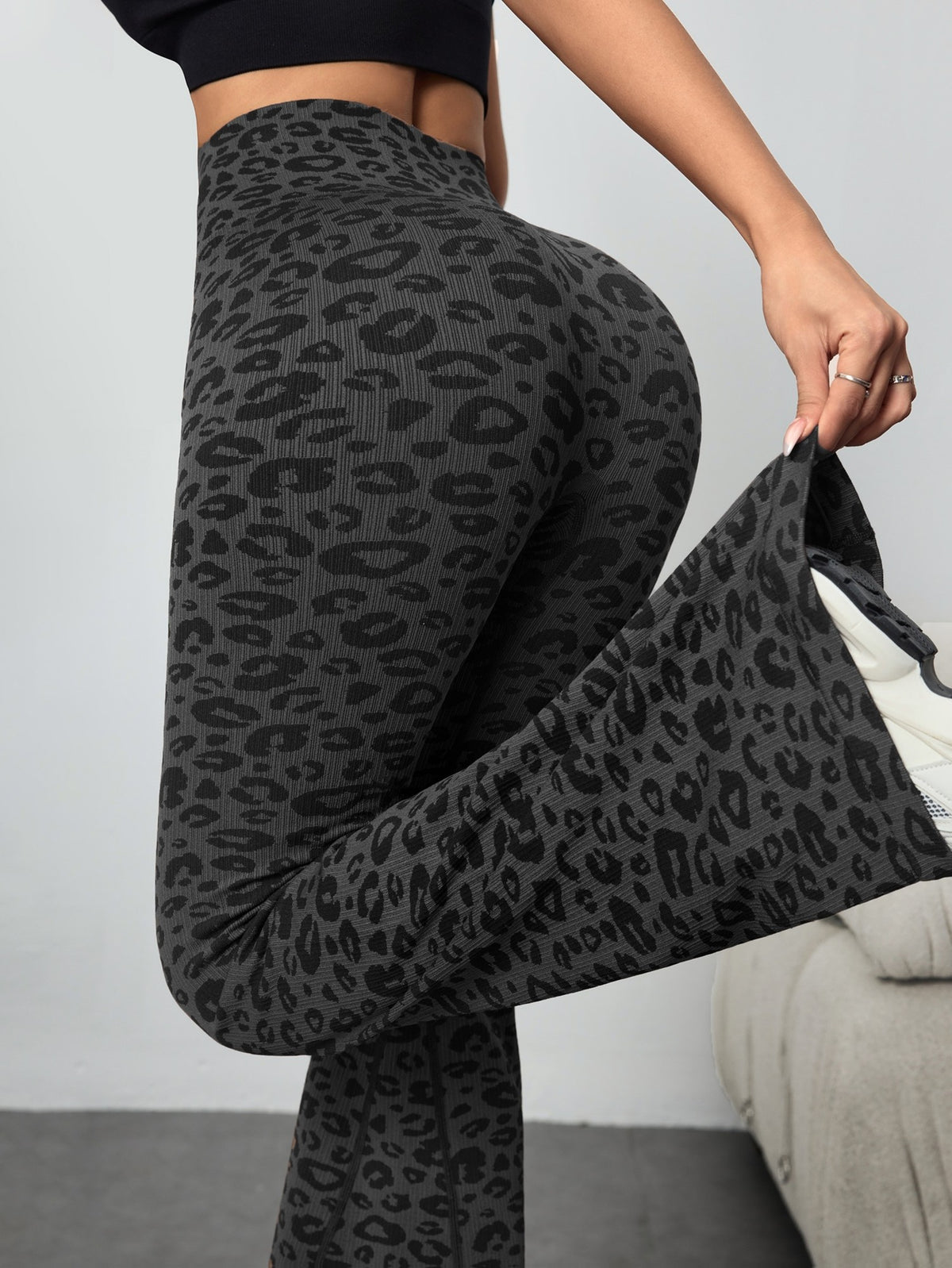 Nia Leopard Flare Pant - Black