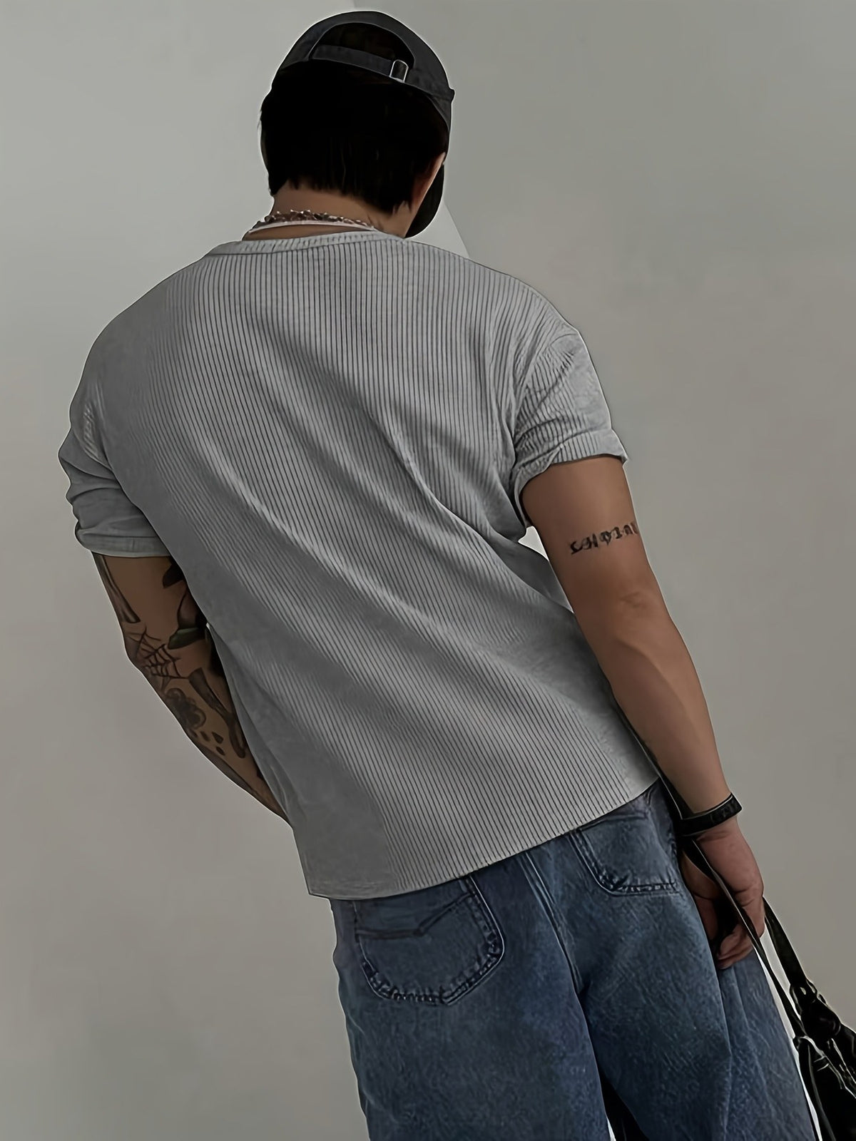 Finn Rib Henley - Space Gray