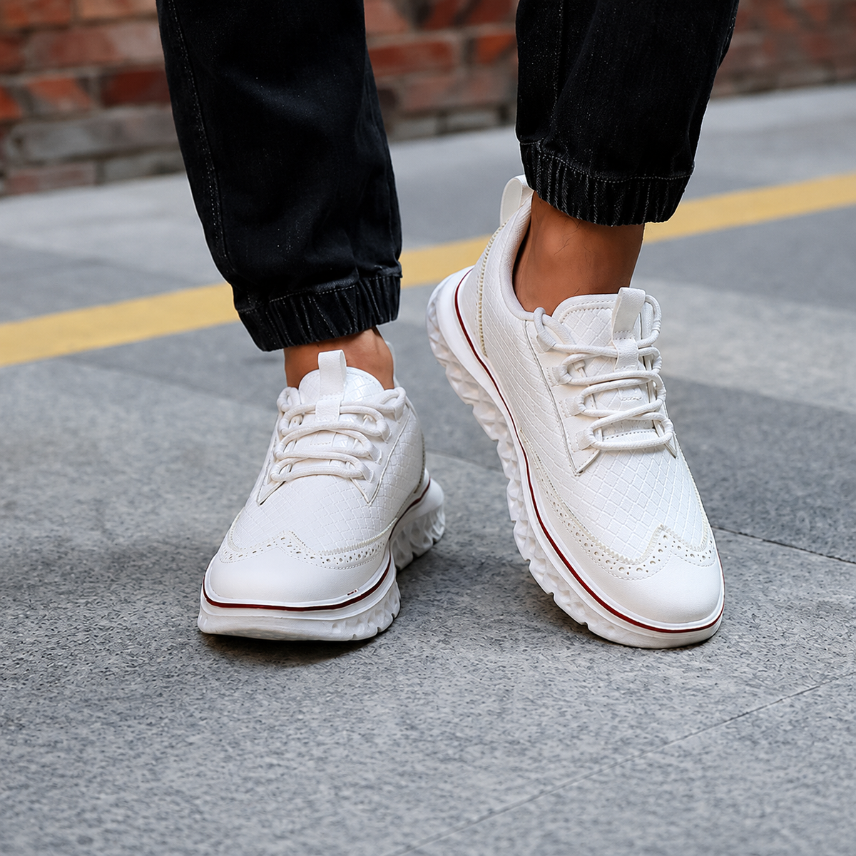 Cale Brogue Sneaker