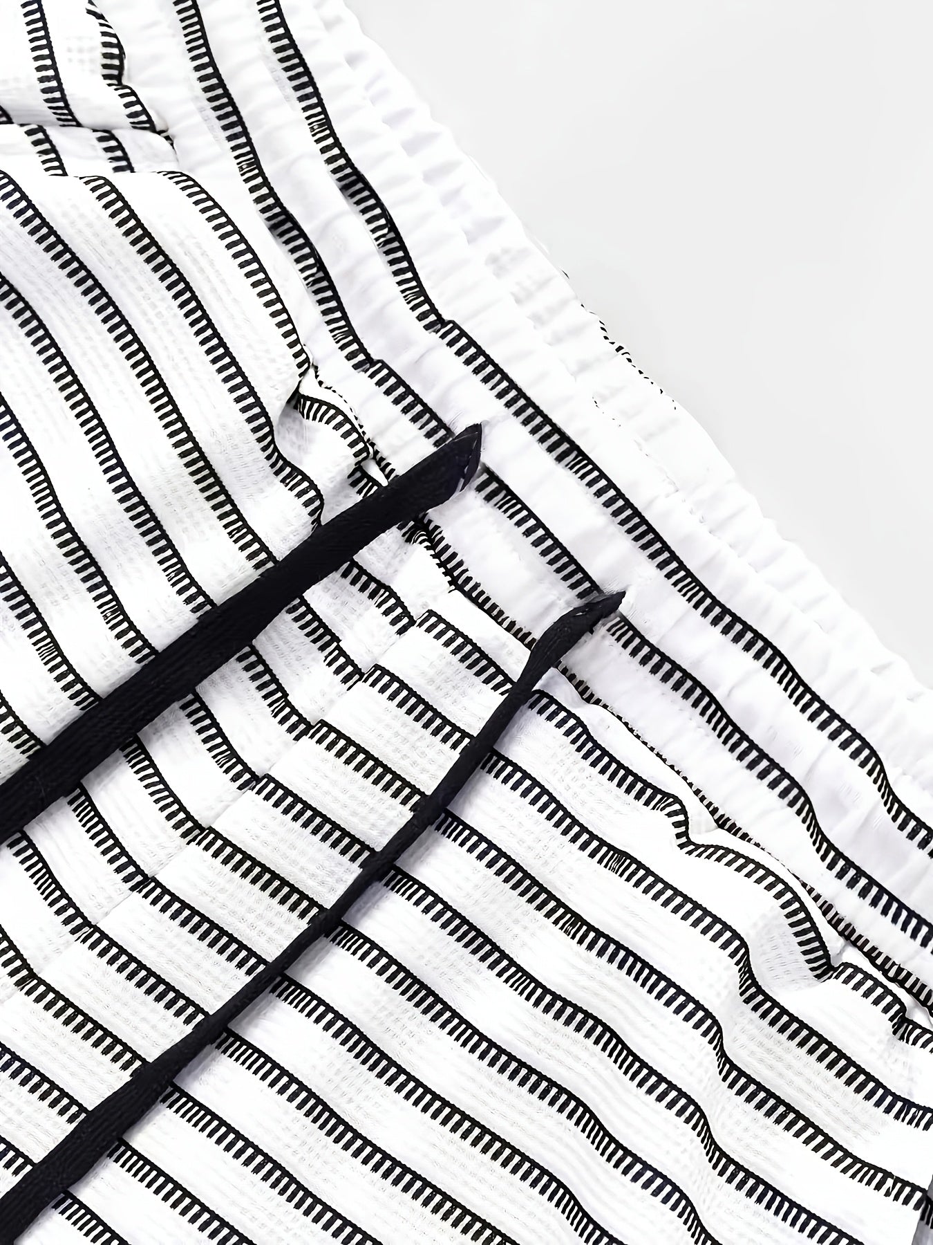 Tavo Stripe Short