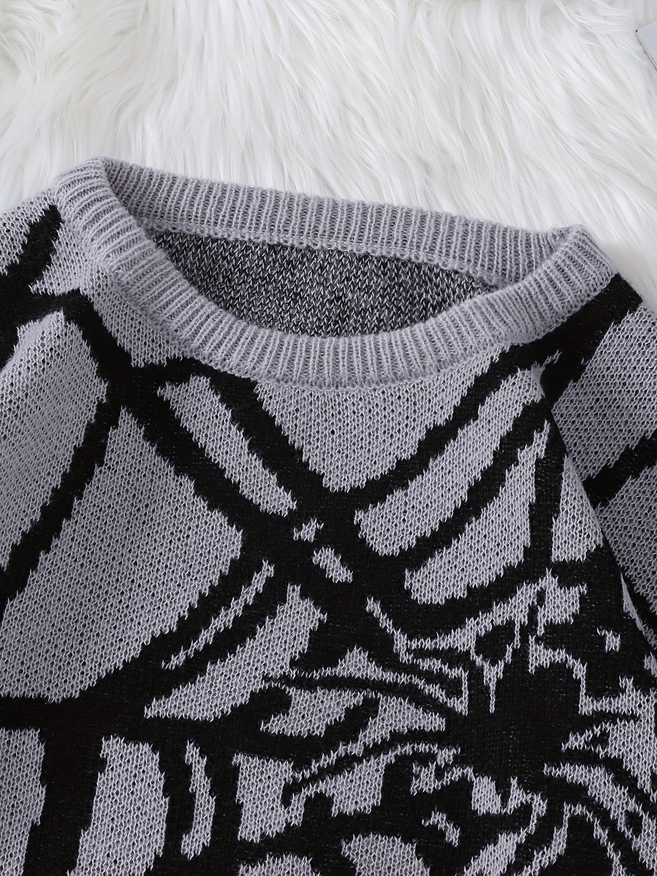 Korvo Web Sweater