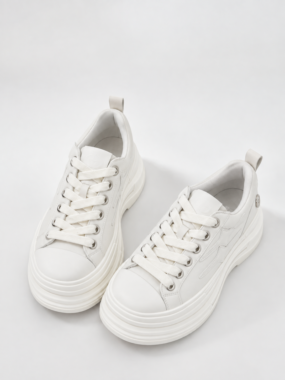 Vela Platform Sneaker
